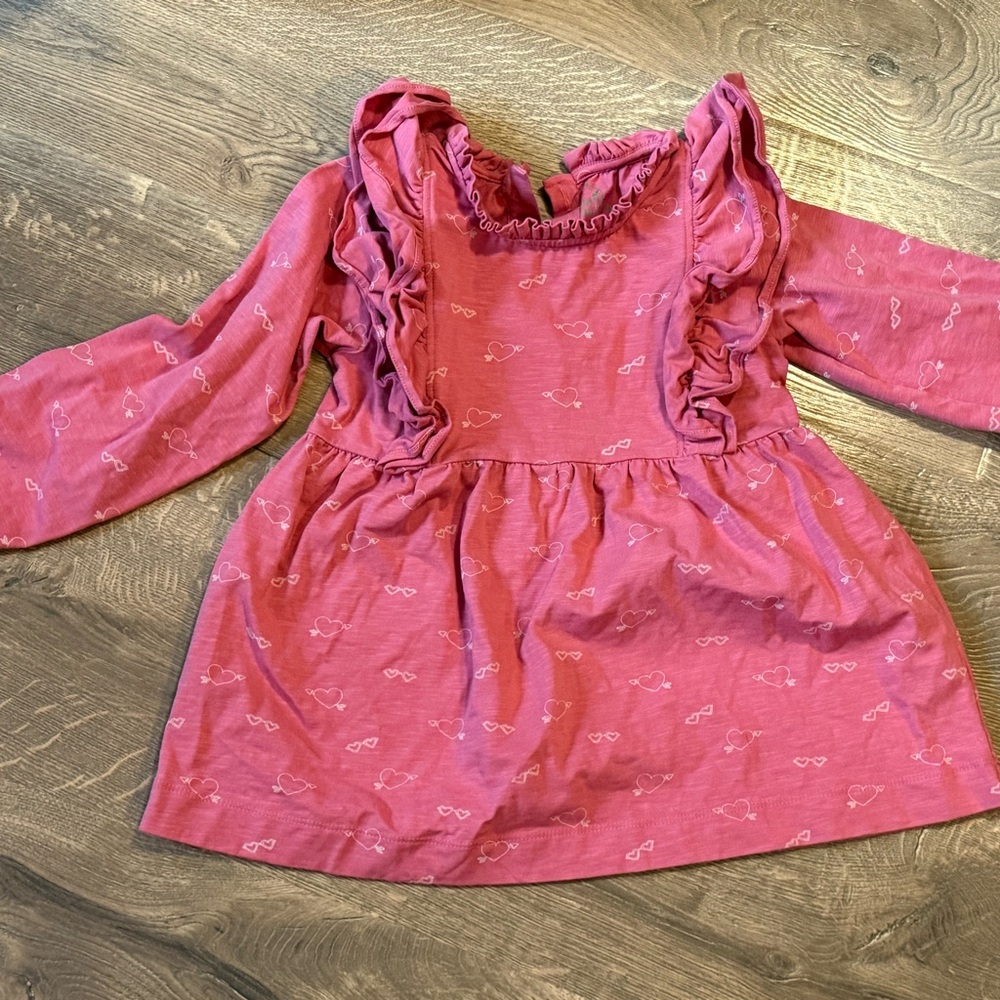 Kate Quinn Pink Long Sleeve, Heart Ruffle Tee, size 6